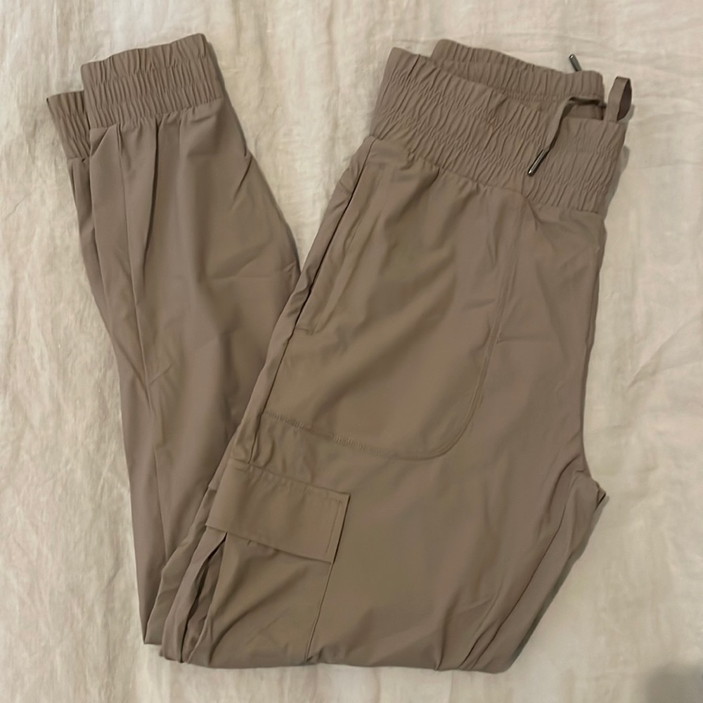 Balance Athletica swift cargo jogger